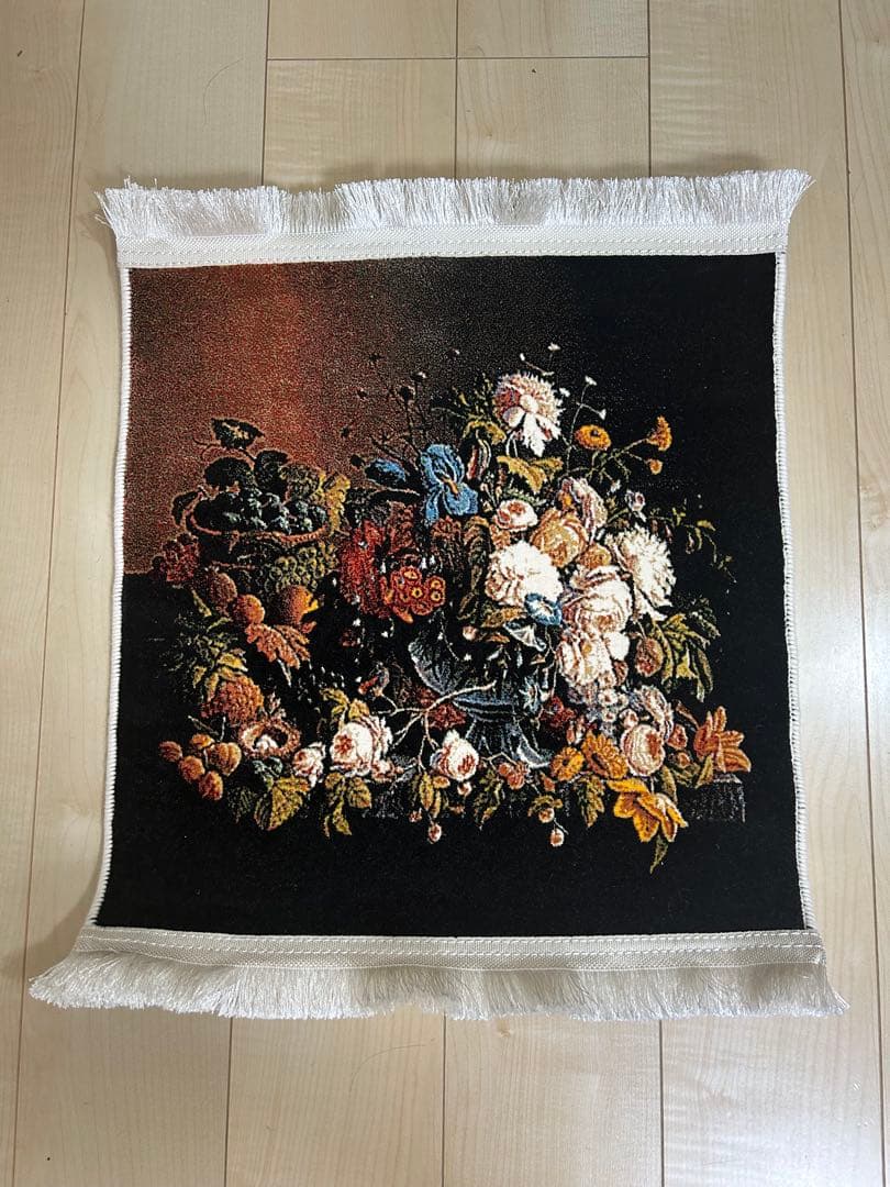 イラン製　飾りカーペット　花柄　60✖️50