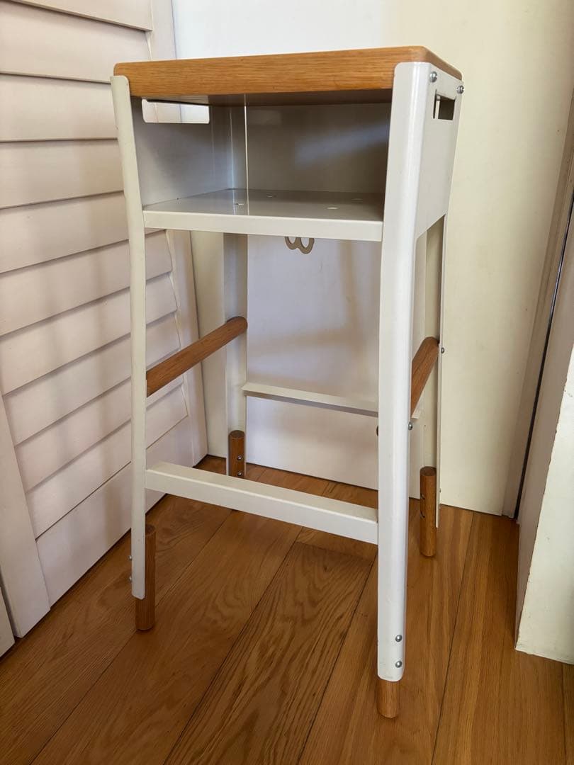 MOMAdesign サイドテーブル