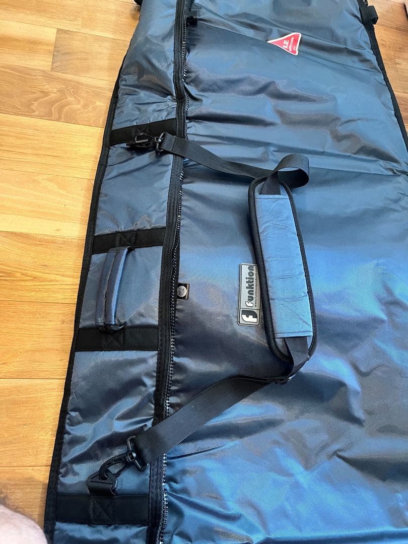 Funktion 7.2 サーフボードケース 3枚収納