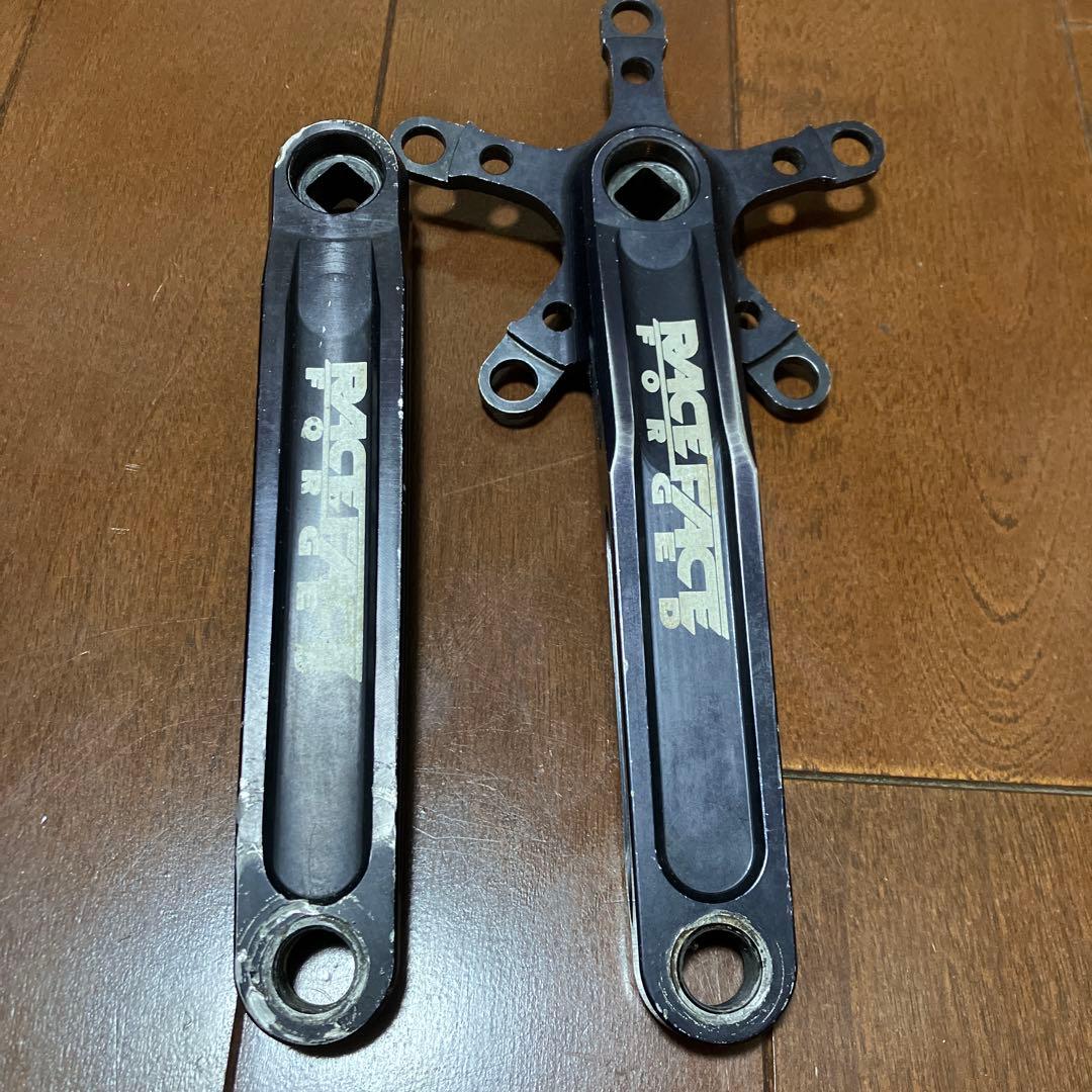 RACE FACE FORGED クランクセット　38tチェーンリング付き