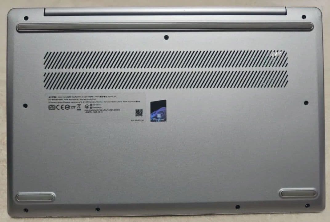 Lenovo IdeaPad Slim 5 Light 14ABR8 中古