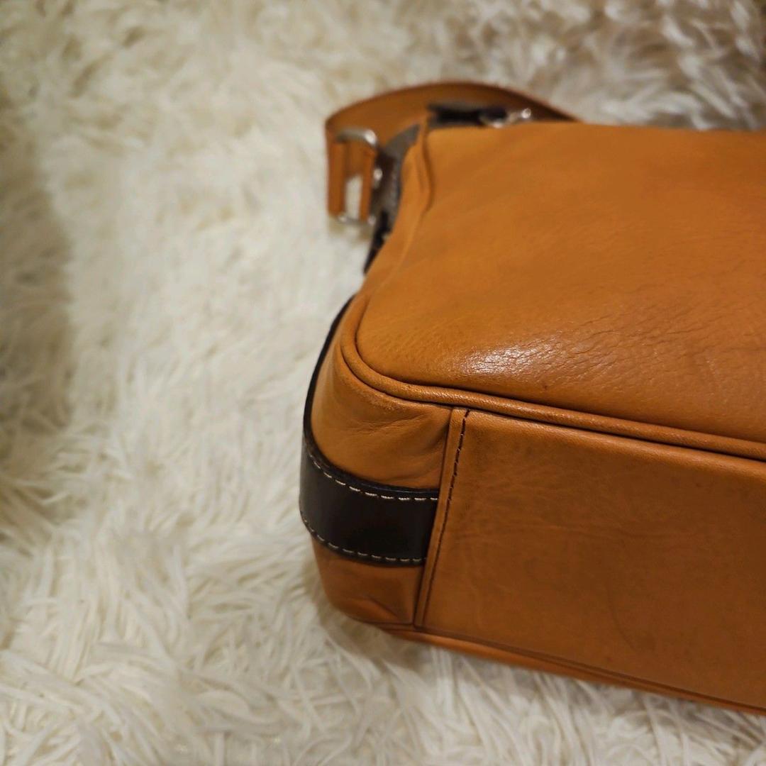 美品 ソメスサドル レザー フラップ ショルダーバッグ キャメル A4