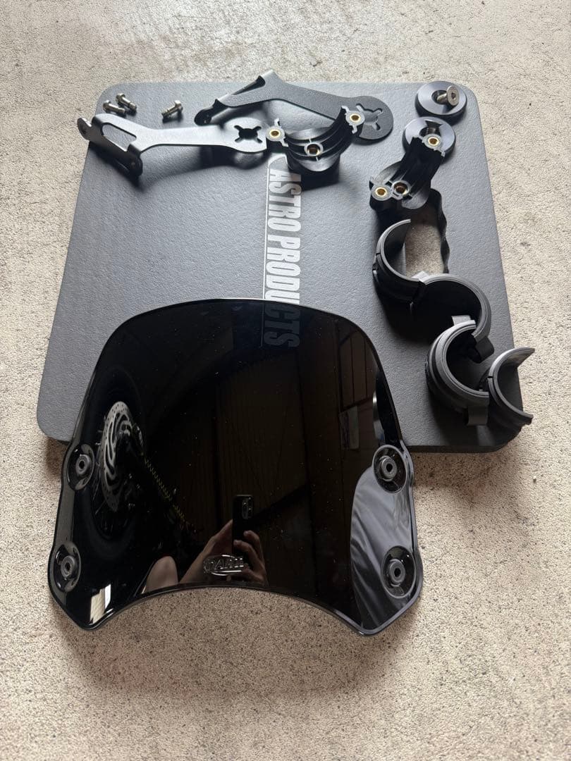 DART Piranha シールド スクリーン トライアンフ ボンネビルボバー