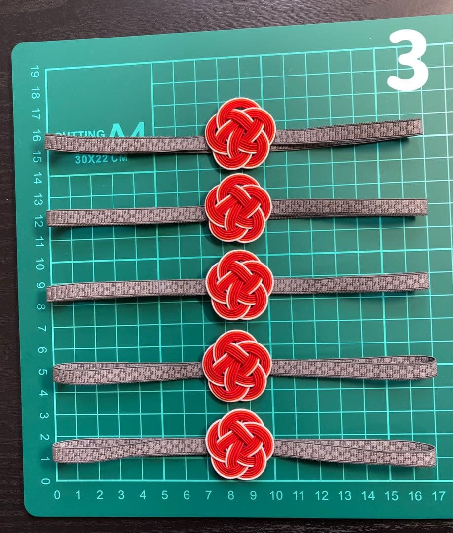 水引パーツ　meredithページ