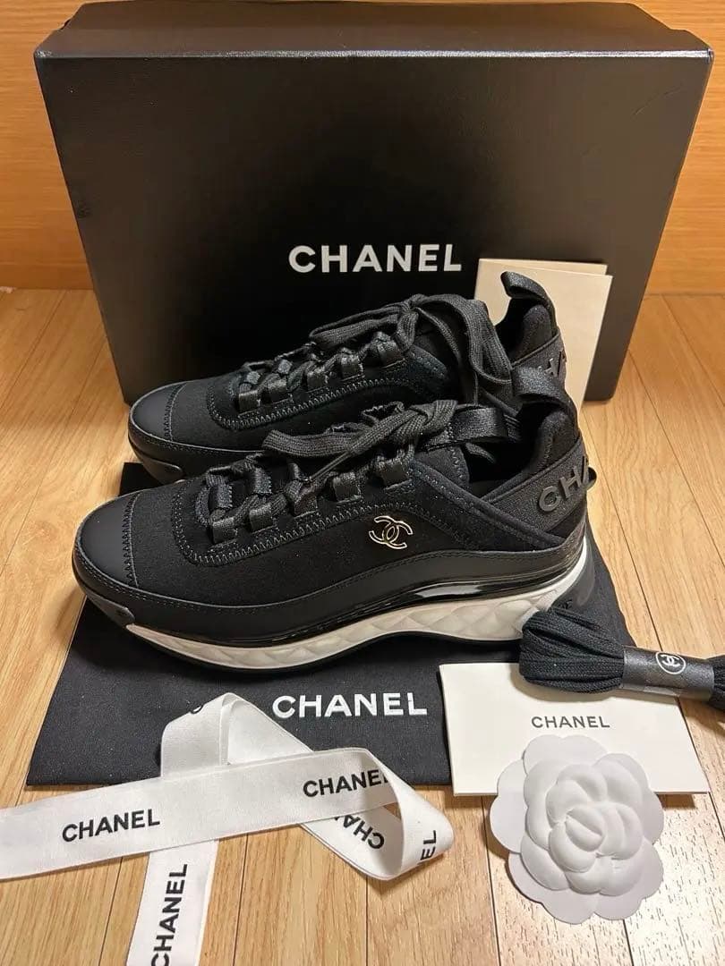 CHANEL ブラック ハイカットスニーカー【37】