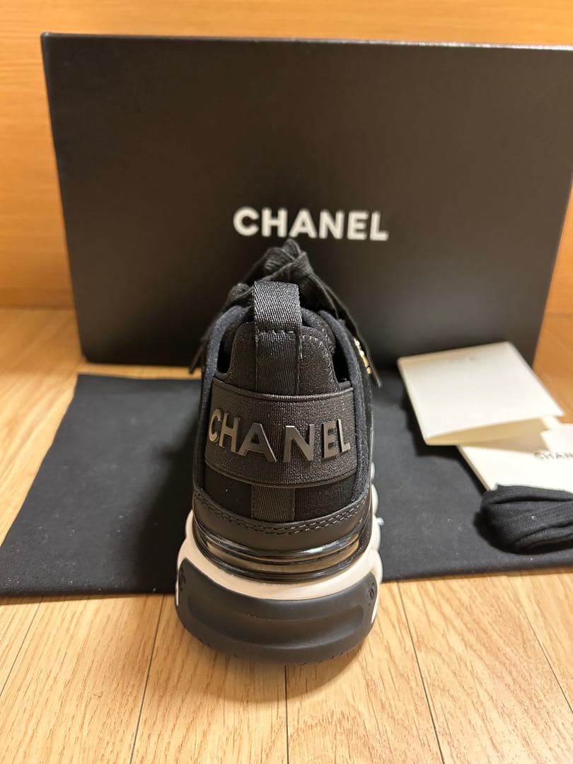 CHANEL ブラック ハイカットスニーカー【37】