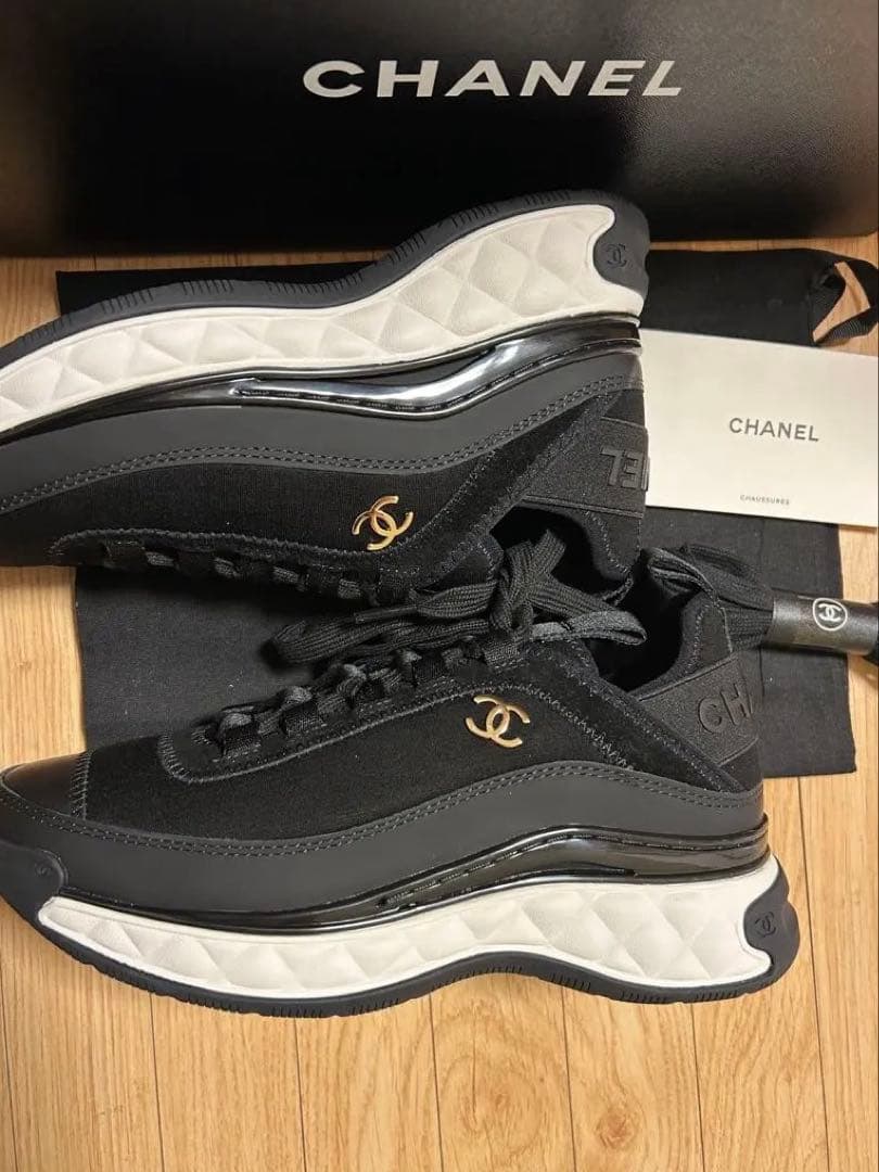 CHANEL ブラック ハイカットスニーカー【37】