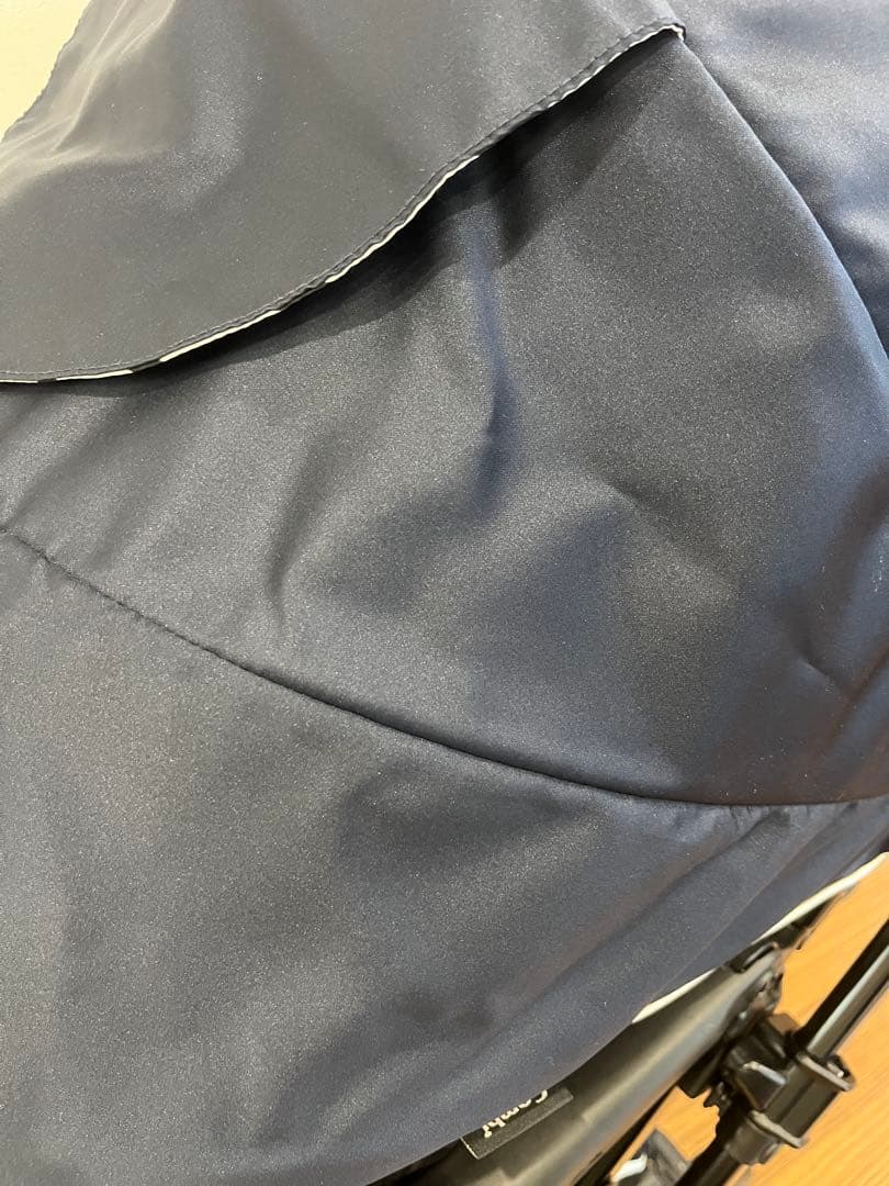 Combiメチャカルハンディオート4キャスplusエッグショックHFネイビー