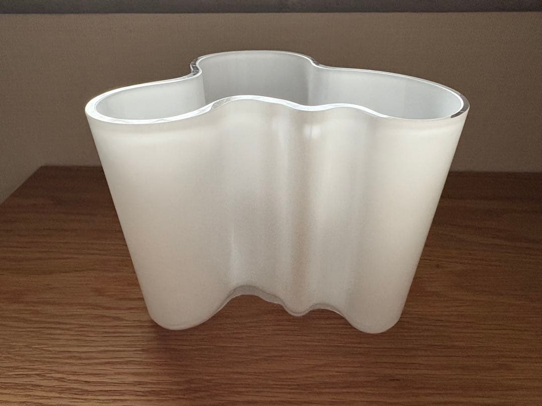 イッタラ アルヴァ・アアルト ベース 花瓶 120mm オパールホワイト