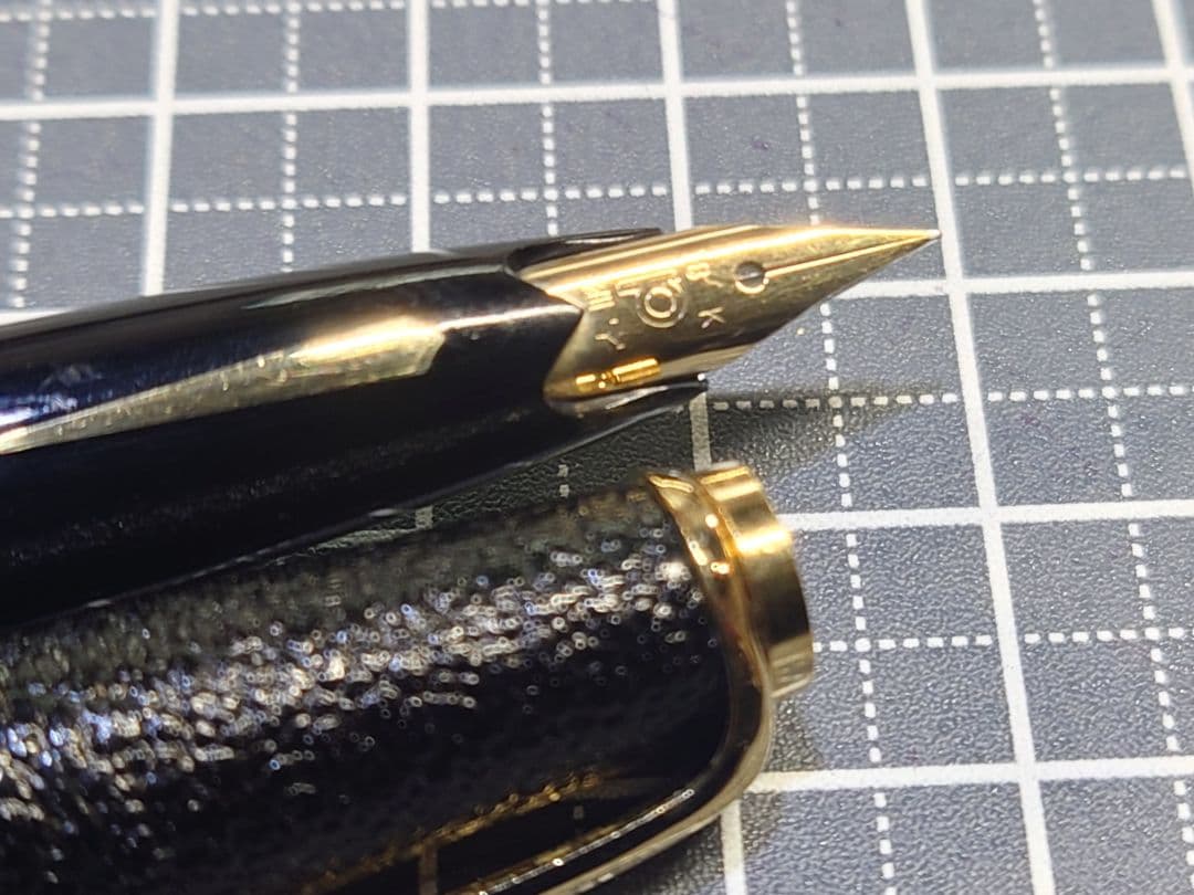 プラチナシープ　18k Fペン先