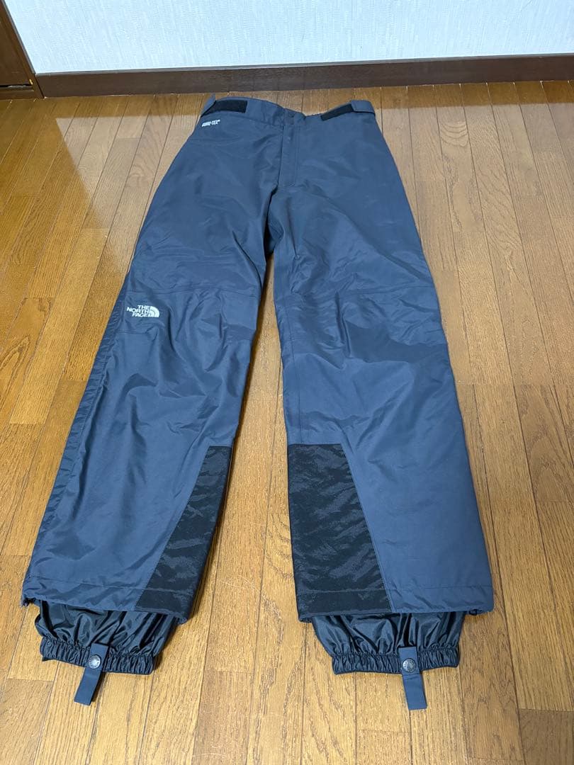 ノースフェイス　国内正規品ゴアテックス　スキーパンツ　サイズ　LL 1度のみ着用