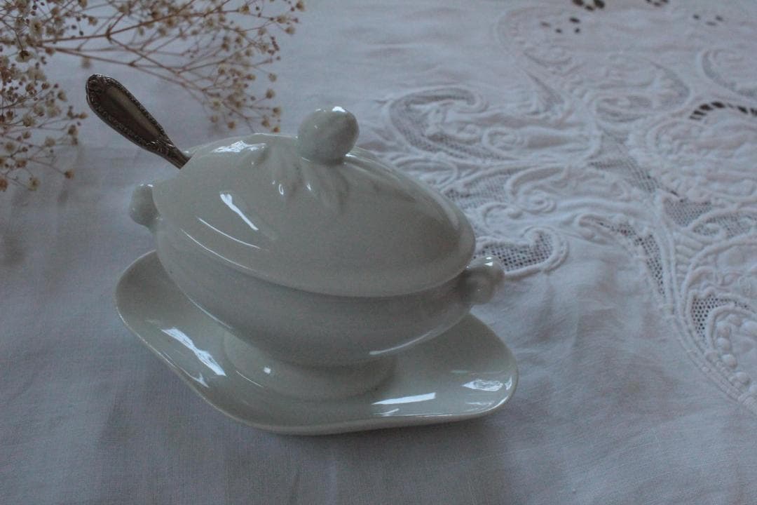 白磁器・蓋付きマスタードポット/フランスアンティーク