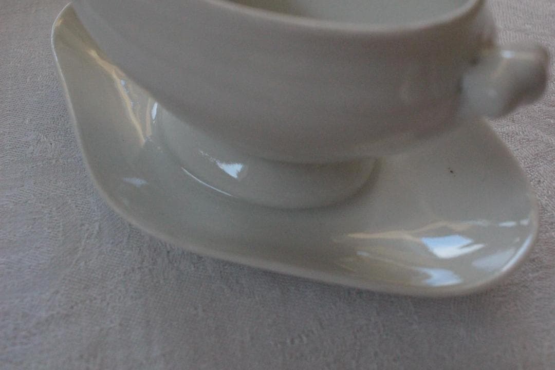 白磁器・蓋付きマスタードポット/フランスアンティーク