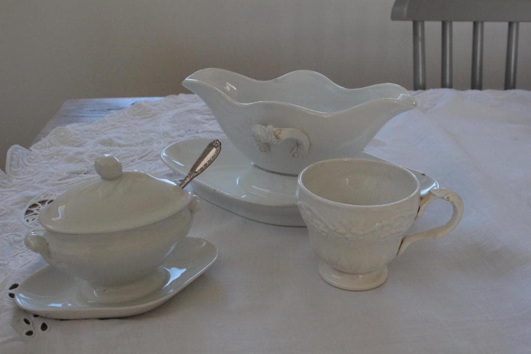 白磁器・蓋付きマスタードポット/フランスアンティーク