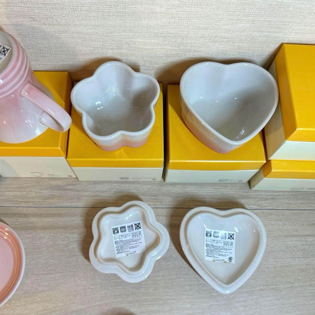 ルクルーゼ　食器セット　オブロングプレート　フラワーディッシュ　マグ　ボウル