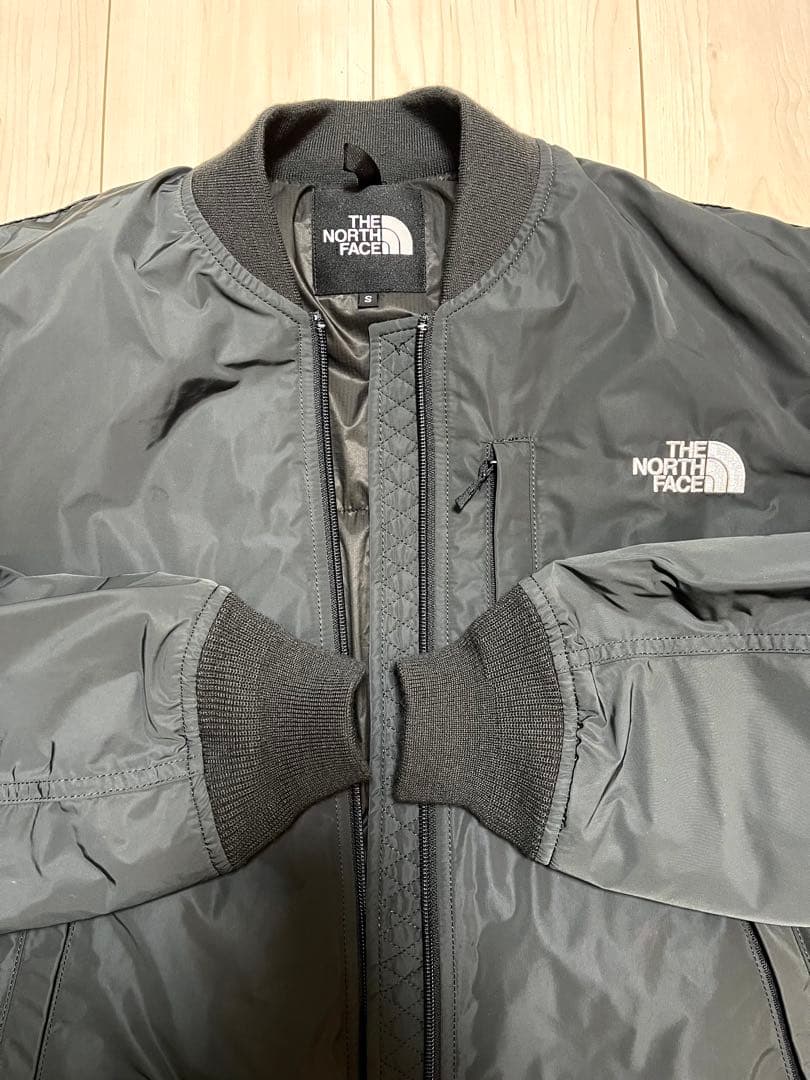 【美品】ノースフェイス・MA-1ジャケット・グレー・Sサイズ