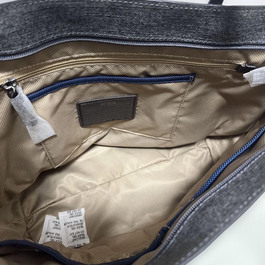 TUMI グレー レザートートバッグ