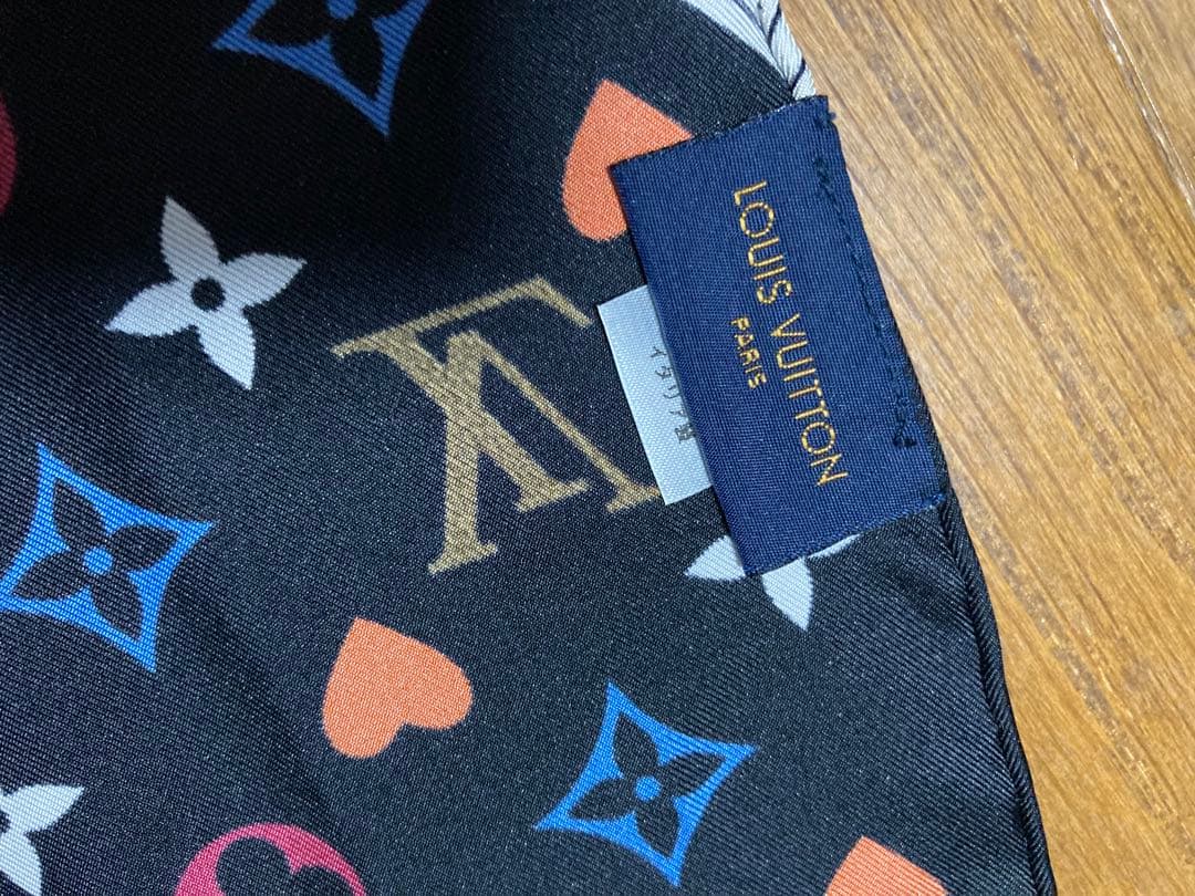 ビトンシルクスカーフ