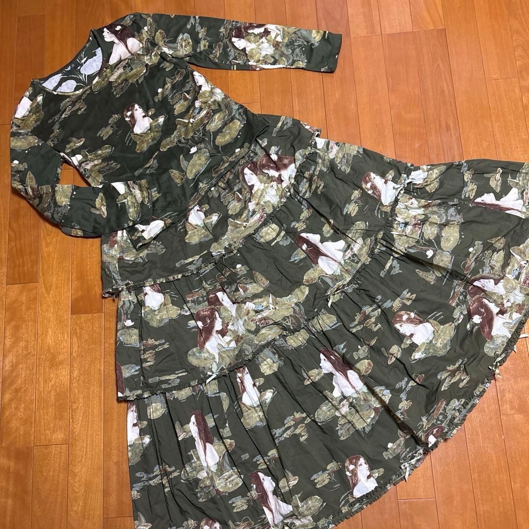 ワンダフルワールド●睡蓮と少女柄のスカートとカットソー