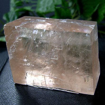 原石（オプティカルカルサイト15）ピンク