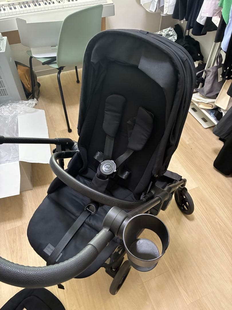 cybex サイベックス　メリオカーボン　2023年　保証付（9月20日まで）