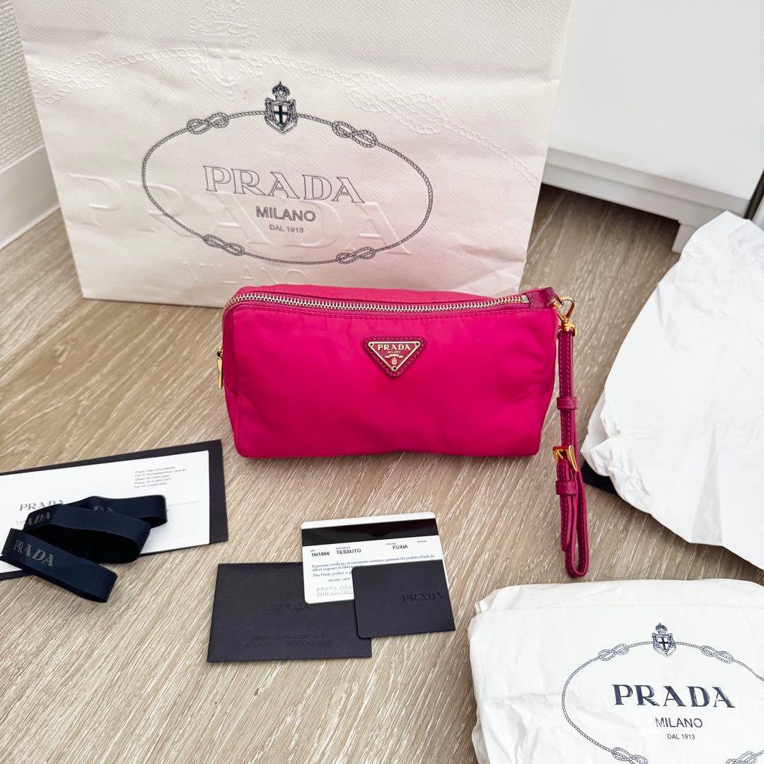 PRADA プラダ ポーチ コスメポーチ ナイロン　ピンク メイクポーチ