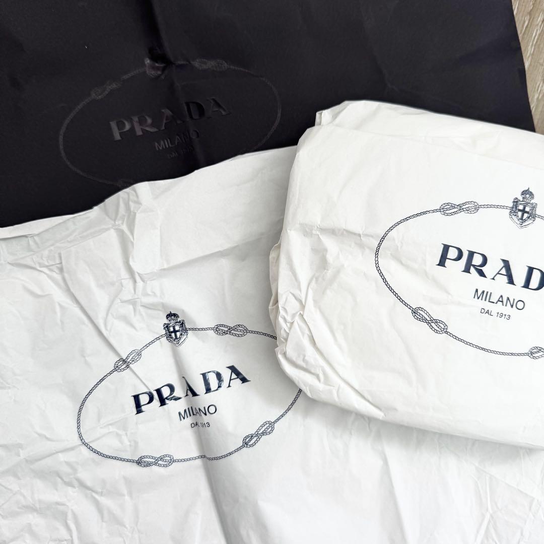 PRADA プラダ ポーチ コスメポーチ ナイロン　ピンク メイクポーチ