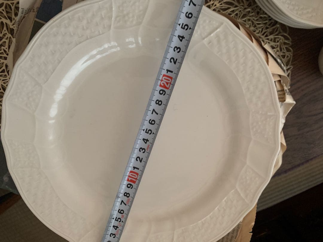 ルネッサンスホワイトmikasa逆輸入食器セット（皿、カップ、ソーサー）