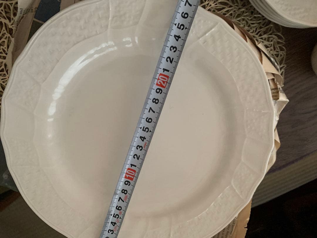 ルネッサンスホワイトmikasa逆輸入食器セット（皿、カップ、ソーサー）