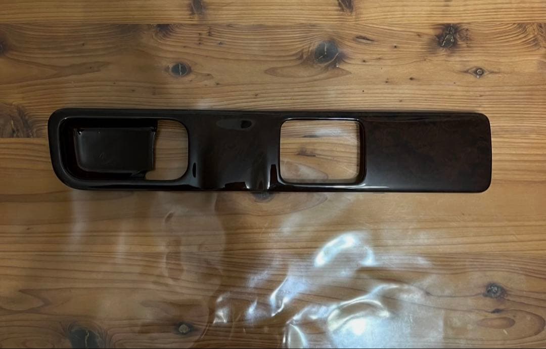 y32 セドリック ・グロリア　運転席側　内張り茶木目パネル。