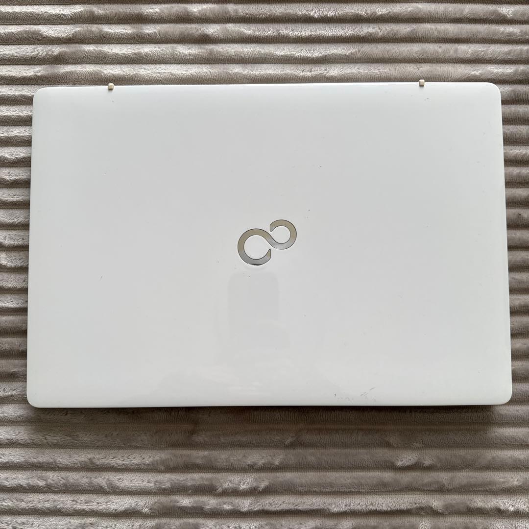 Windowsノート本体 FUJITSU LIFEBOOK AH77/B1 FMVA77B1WG