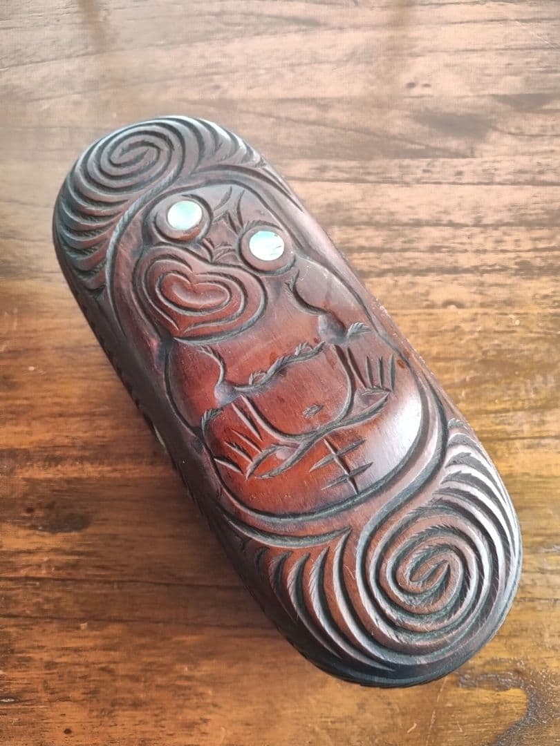 ニュージーランド マオリ彫り ティキ 小物入れ ワカフイア ウッドカービング