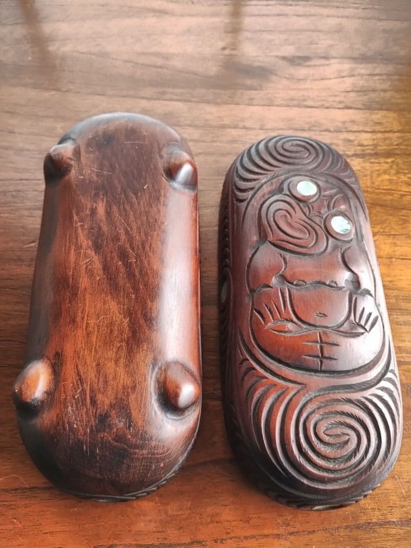 ニュージーランド マオリ彫り ティキ 小物入れ ワカフイア ウッドカービング