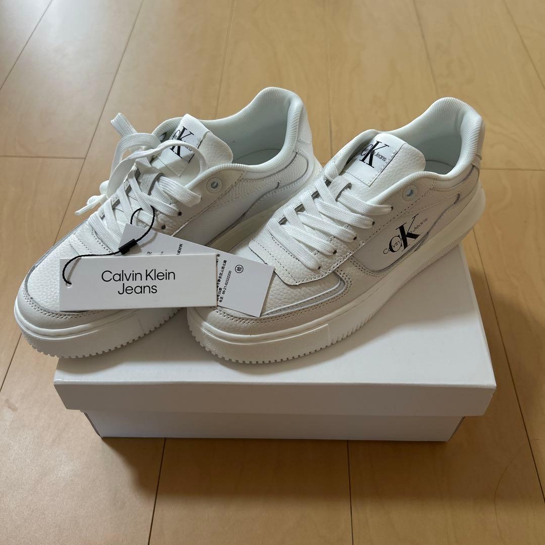   Jeans ホワイトスニーカー