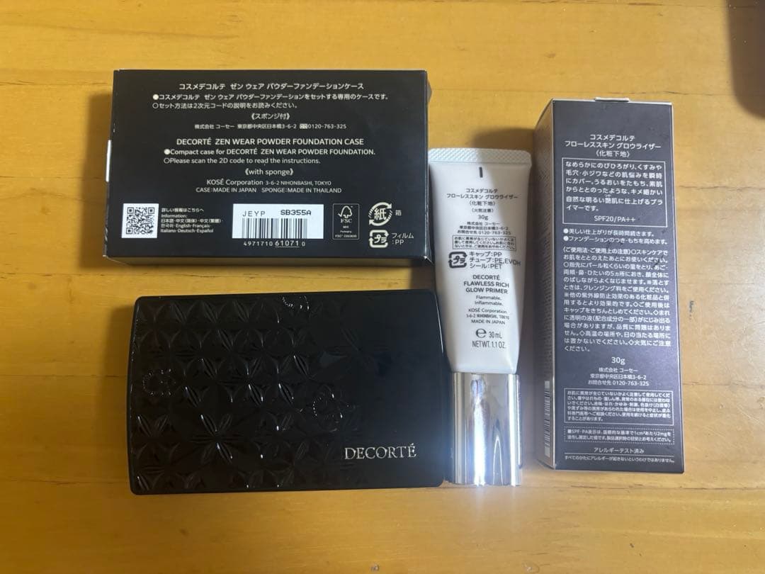 DECORTE パウダーファンデーション　フローレススキングロウライザー