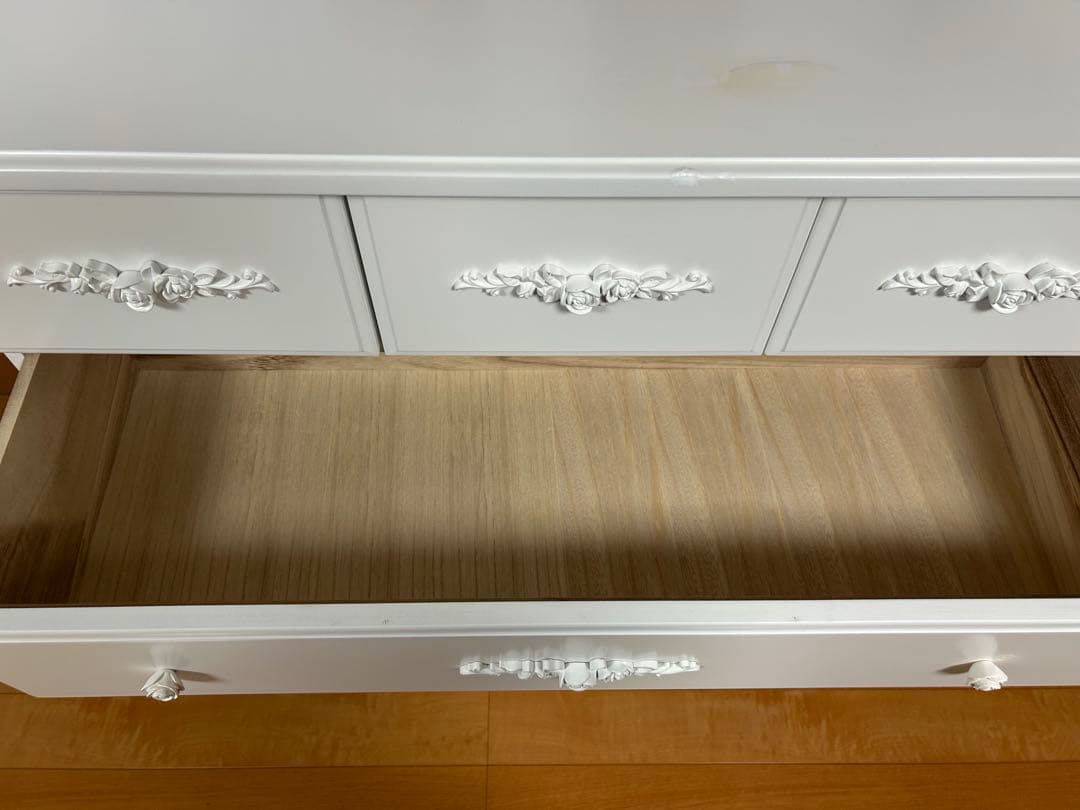 ロココ調　猫脚　薔薇　ホワイトインテリア　アンティーク　4段　キャビネット