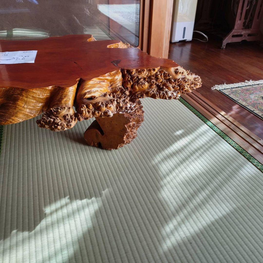 イチイ（一位）の一枚板のロ－テ－ブル