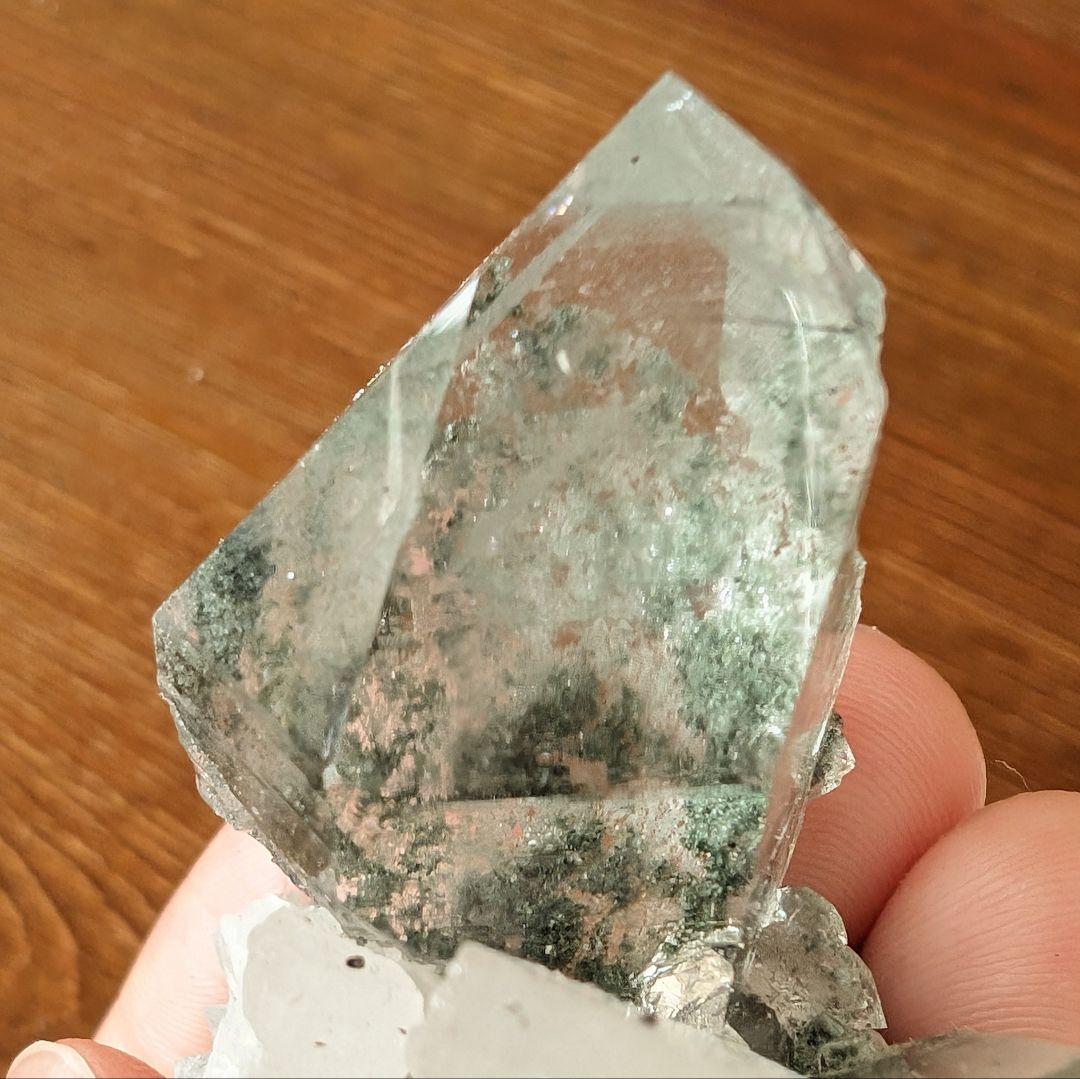 ファントム入り　マニハール産　水晶クラスター　A