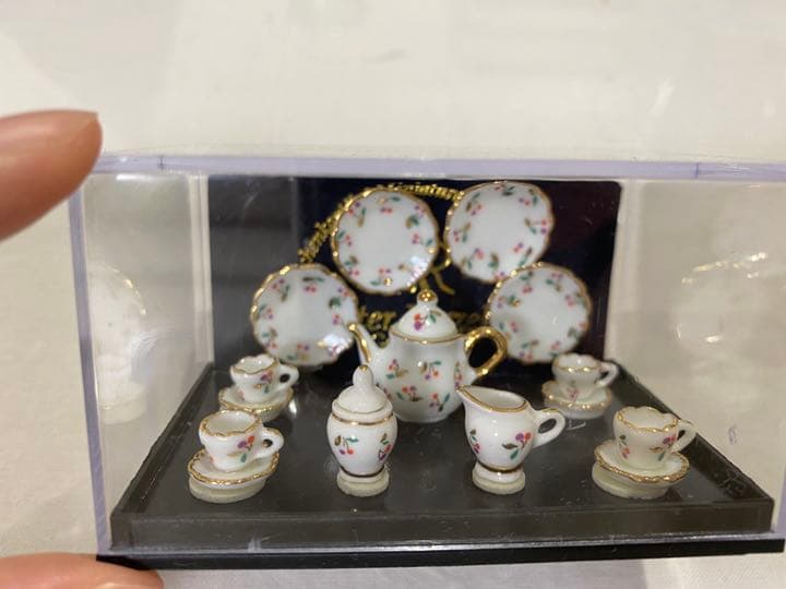 ロイター ポーセリン　ミニチュア　チェリー