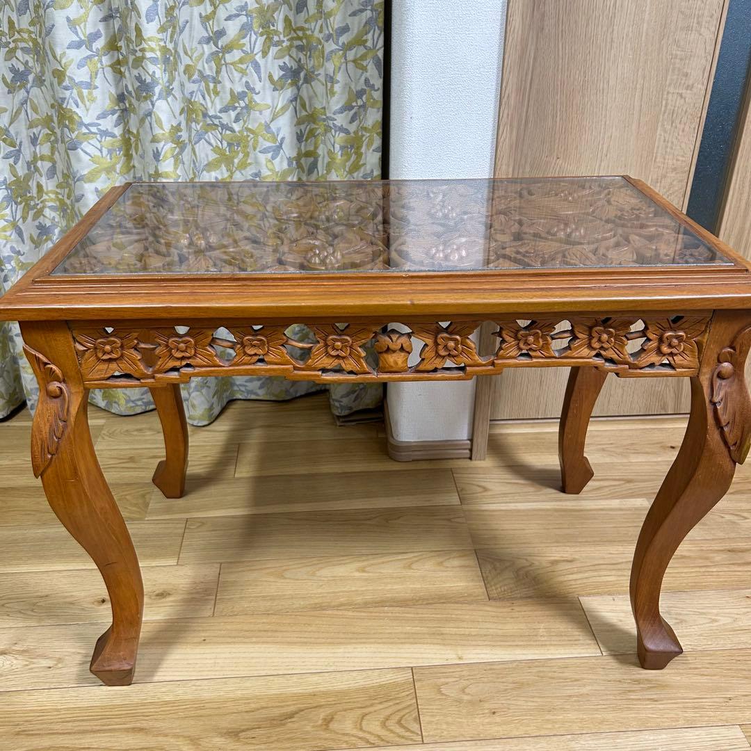 猫脚　彫刻　透かし彫り　ガラストップ　テーブル