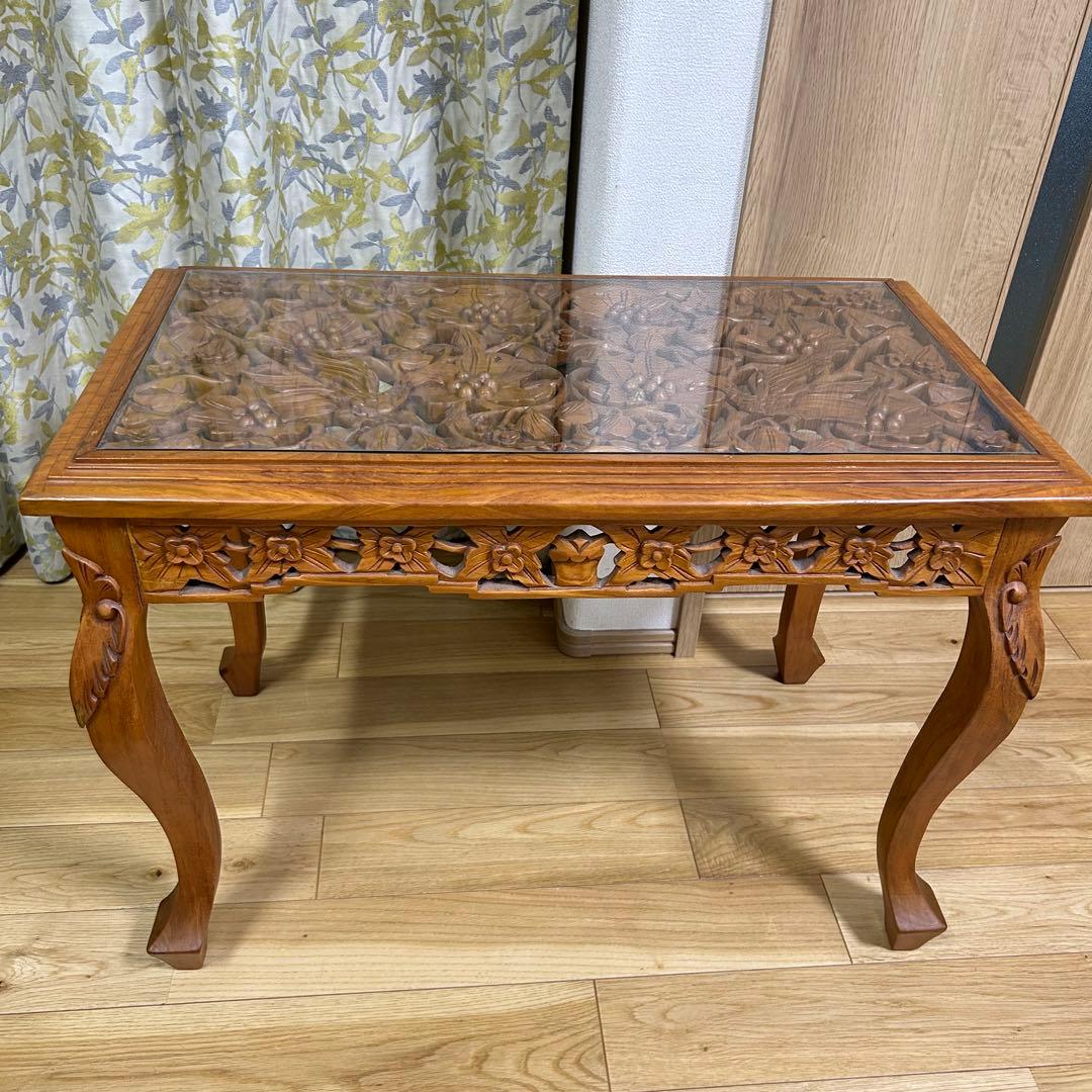 猫脚　彫刻　透かし彫り　ガラストップ　テーブル