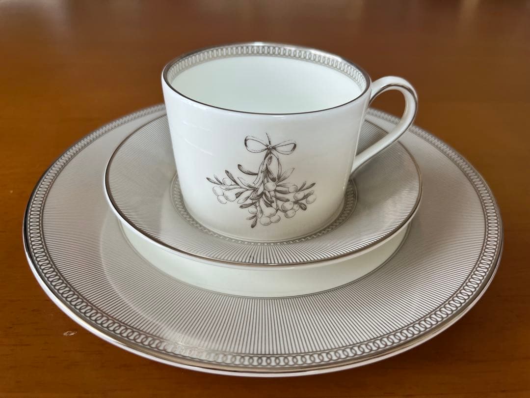 ウェッジウッド　ウィンターホワイト プレート　カップ&ソーサー