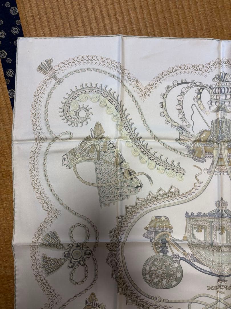 エルメス カレ90 シルクスカーフ 馬車柄 ベージュ系 正規品