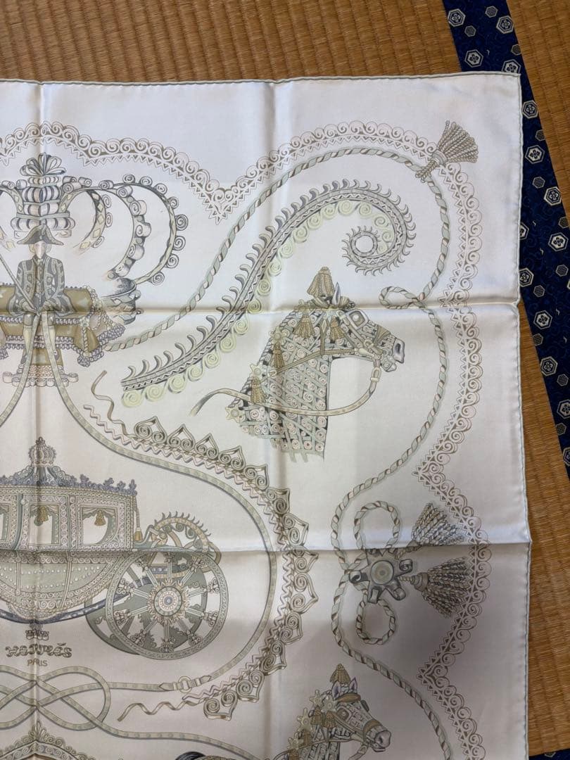 エルメス カレ90 シルクスカーフ 馬車柄 ベージュ系 正規品