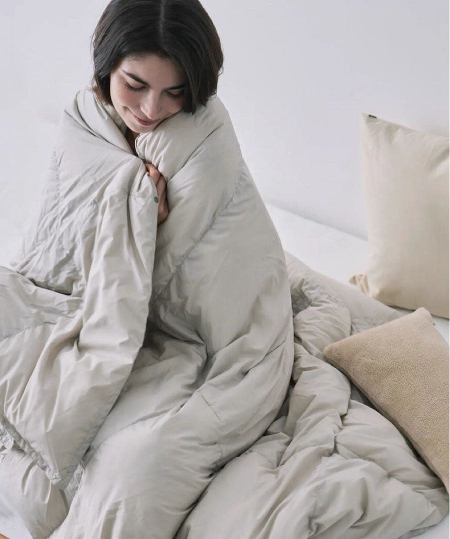 ルームダウン新品紙タグ付き⭐️超軽量❗️800FP 羽毛布団収納クッションカバー付き