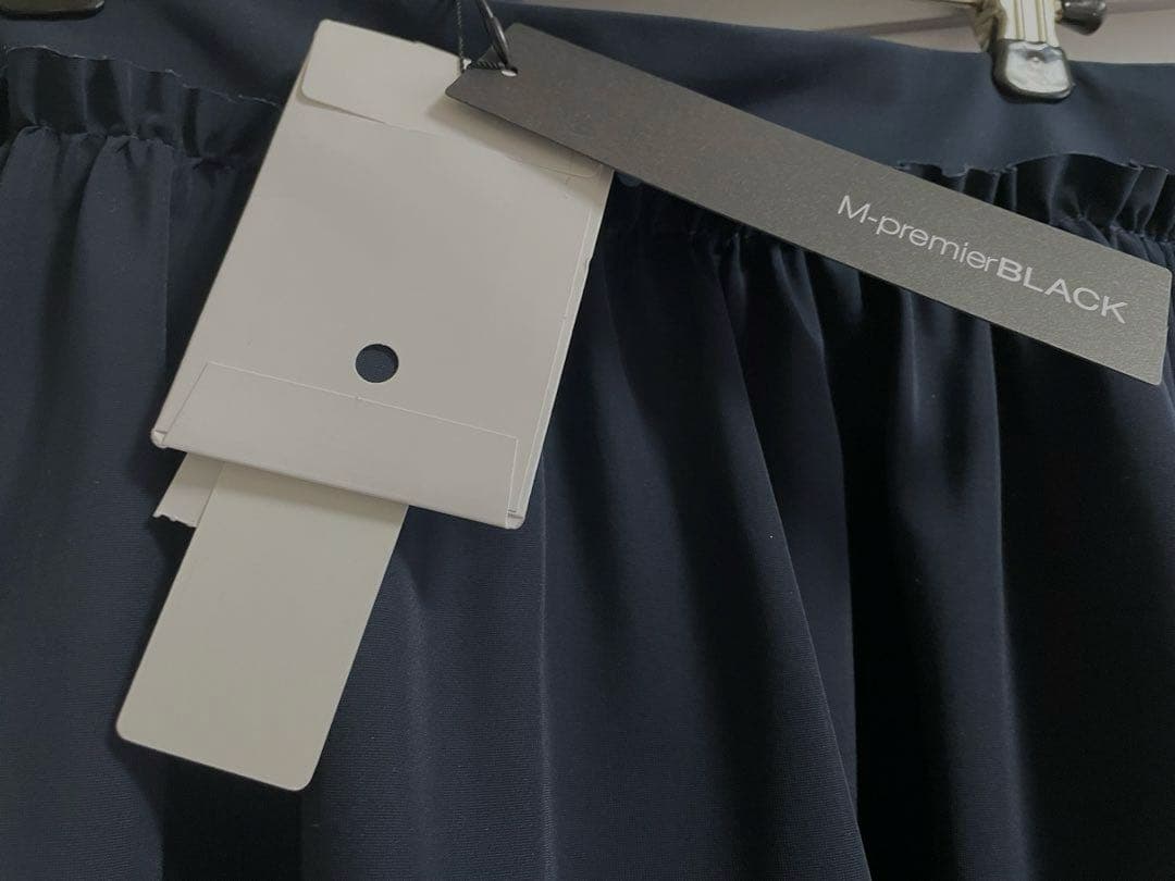 スカート新品未使用品タグ付！　玉川高島屋で購入m-premier BLACK格安