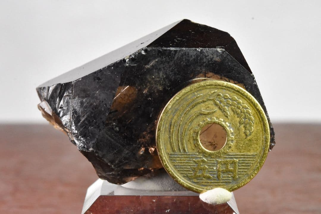 ブラジルミナスジェライス州産 ブラックルチルインスモーキークォーツDT