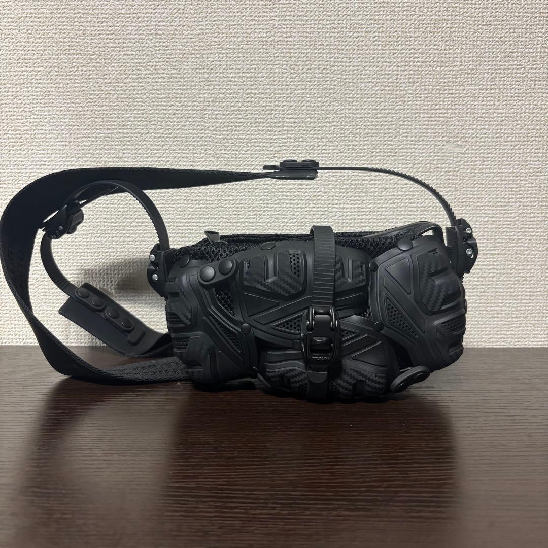 INNERRAUM ブラック Object 167 クロスボディバッグ
