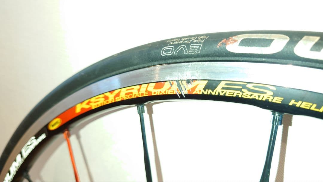 MAVIC KSYRIUM ES 赤ハブ シマノフリー ホイールセット