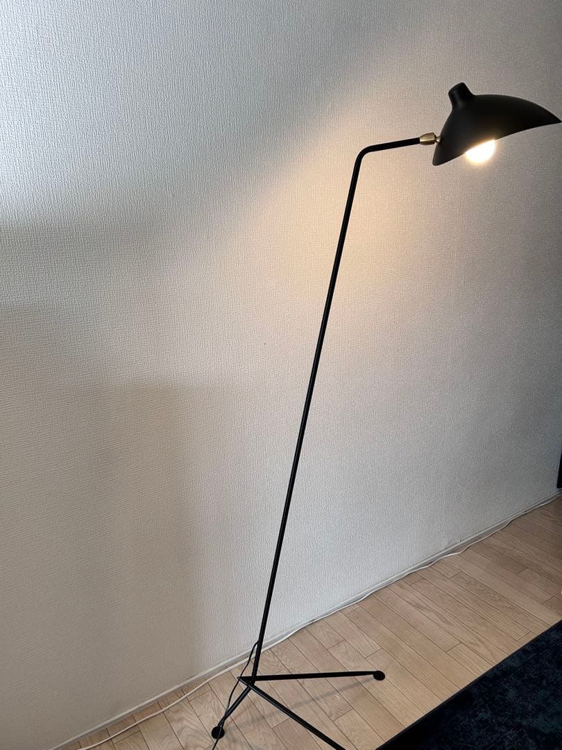 セルジュ・ムーユ デザイナーズ照明 三脚 フロアライト照明